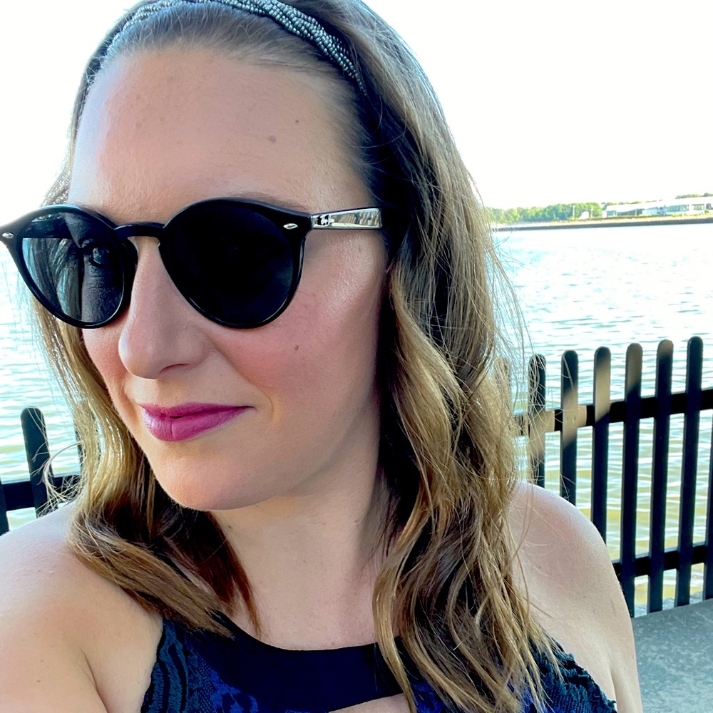 Meet your Posher, Emily